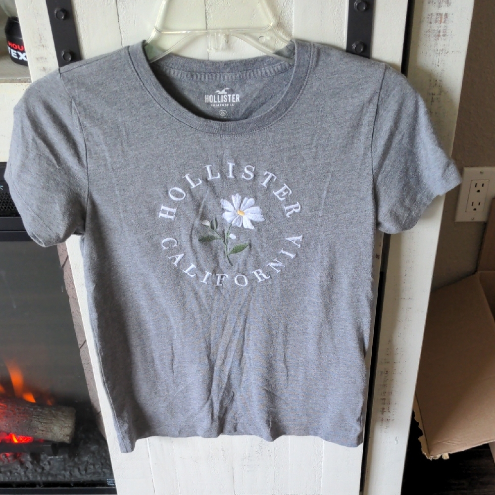 Hollister Heather Gray Tee with Floral Design